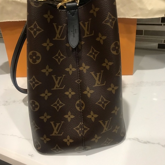 Louis Vuitton Neoneo - Picture 3 of 15